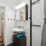 Apartamento Stylisches Apartment, 2-5 Personen, Zentral, Naehe Messe, Freies Parken *