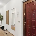Stylisches Apartment, 2-5 Personen, Zentral, Naehe Messe, Freies Parken Apartamento