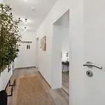 Stylisches Apartment, 2-5 Personen, Zentral, Naehe Messe, Freies Parken *