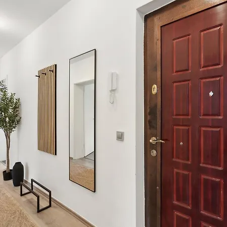 Stylisches Apartment, 2-5 Personen, Zentral, Naehe Messe Apartmán