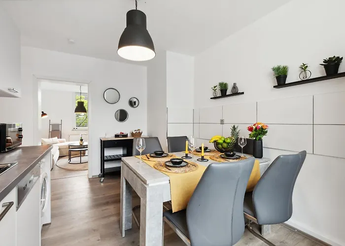 Apartamento Stylisches Apartment, 2-5 Personen, Zentral, Naehe Messe *